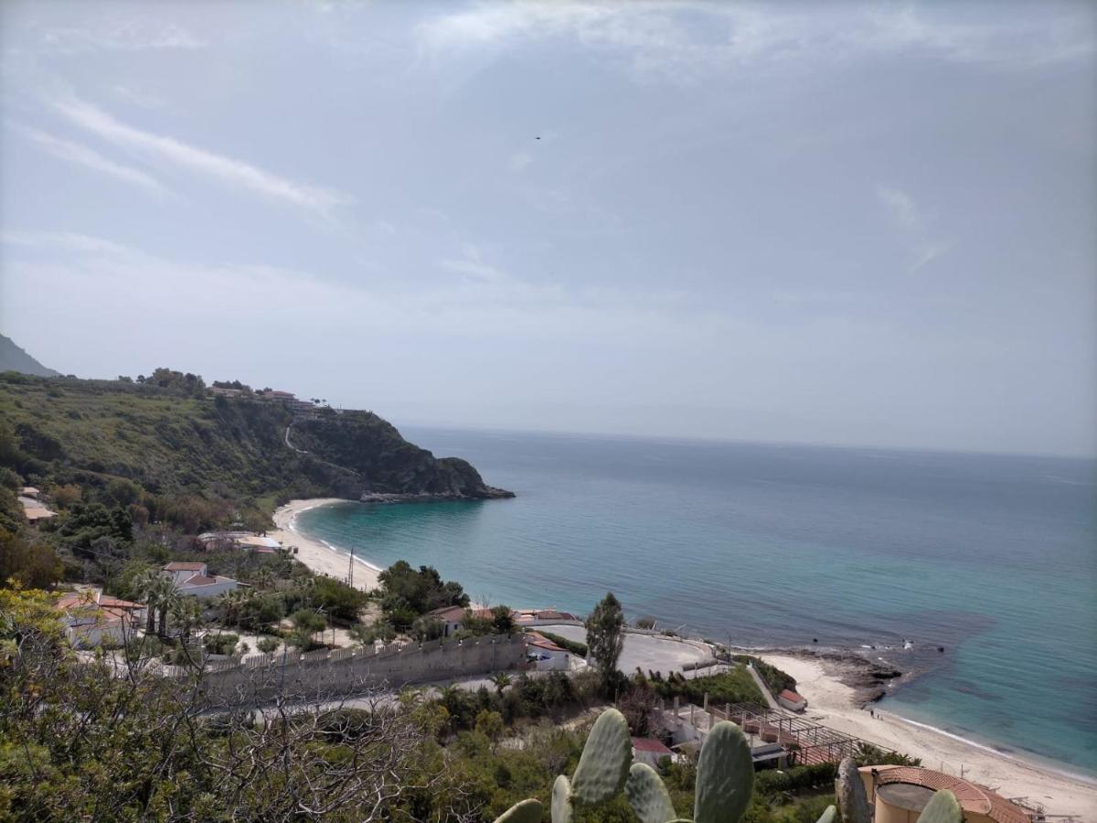 Residence Esmeraldo Capo Vaticano Buitenkant foto