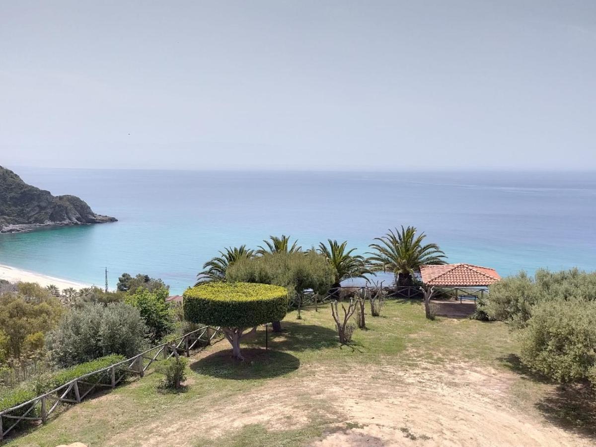 Residence Esmeraldo Capo Vaticano Buitenkant foto